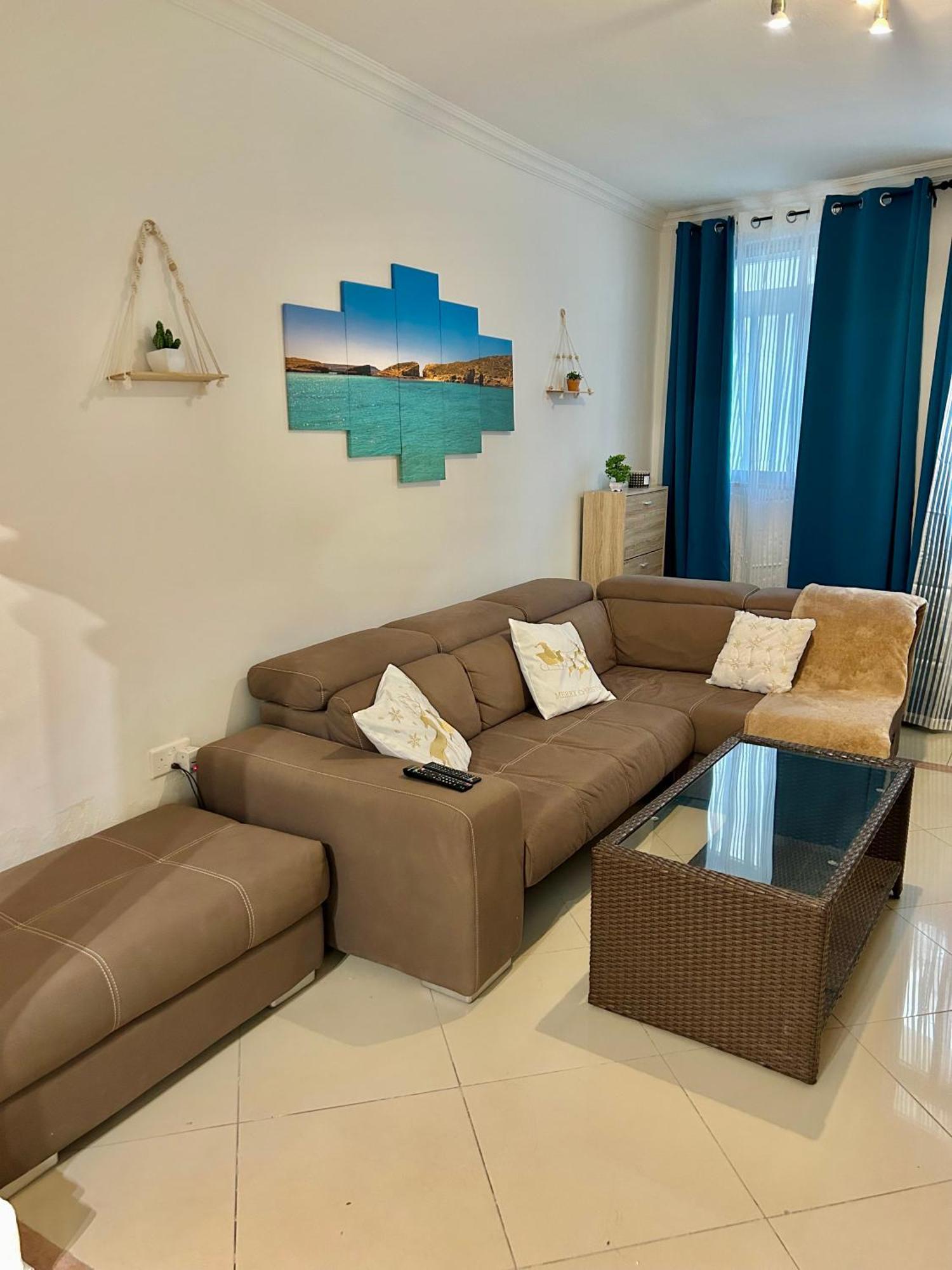 Beach Front 3-Bedroom Holiday Home Mellieħa Kültér fotó