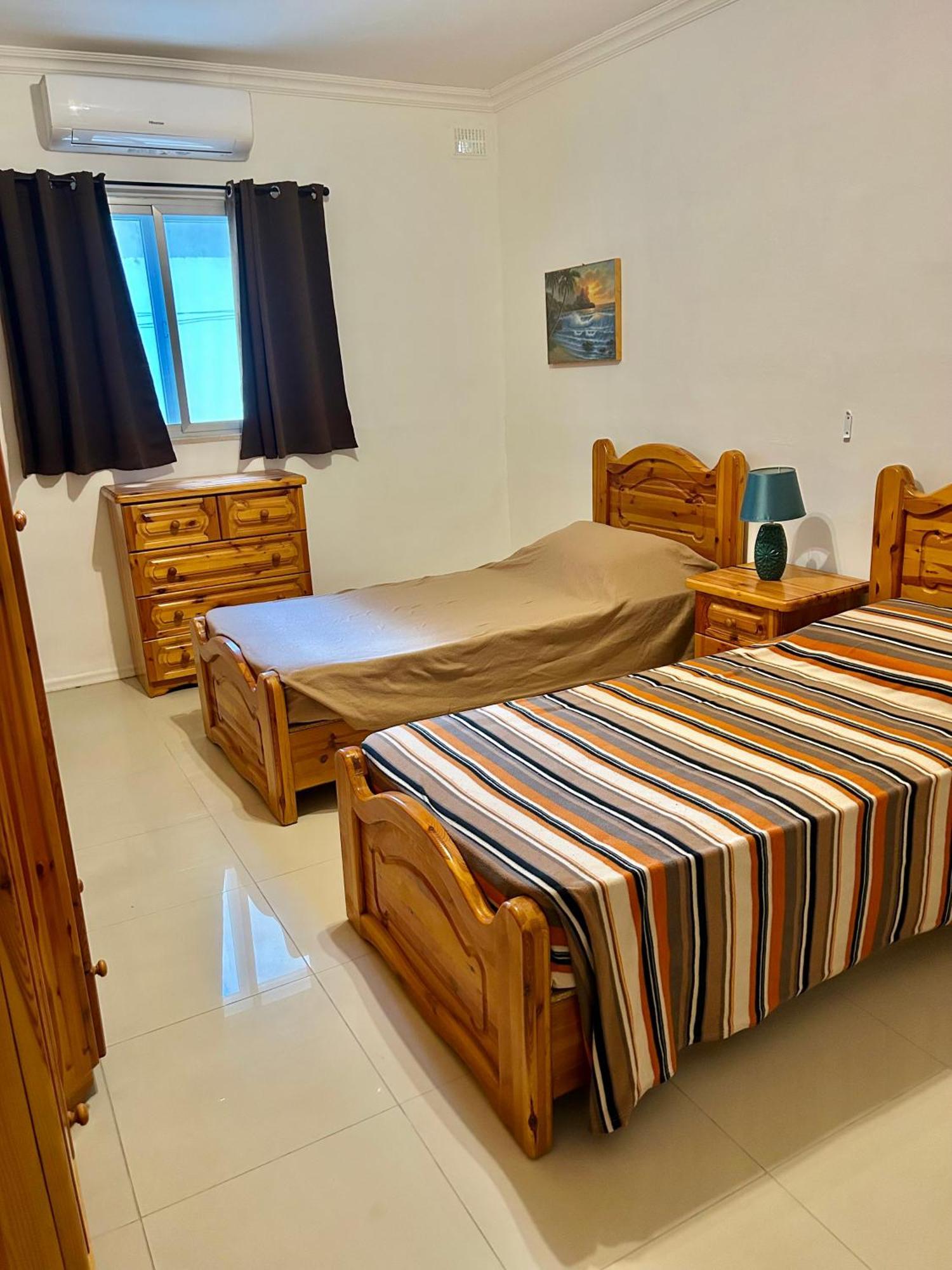 Beach Front 3-Bedroom Holiday Home Mellieħa Kültér fotó