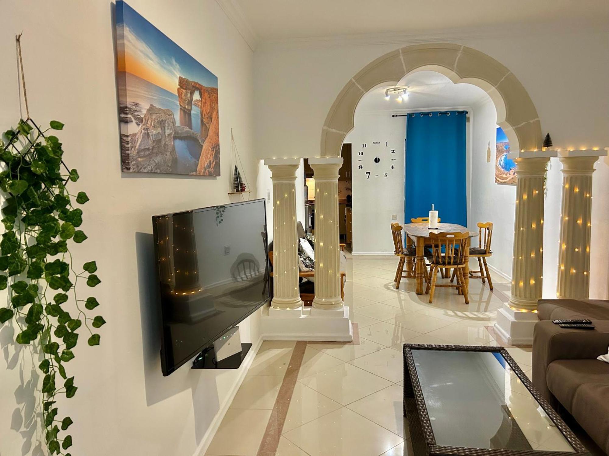 Beach Front 3-Bedroom Holiday Home Mellieħa Kültér fotó