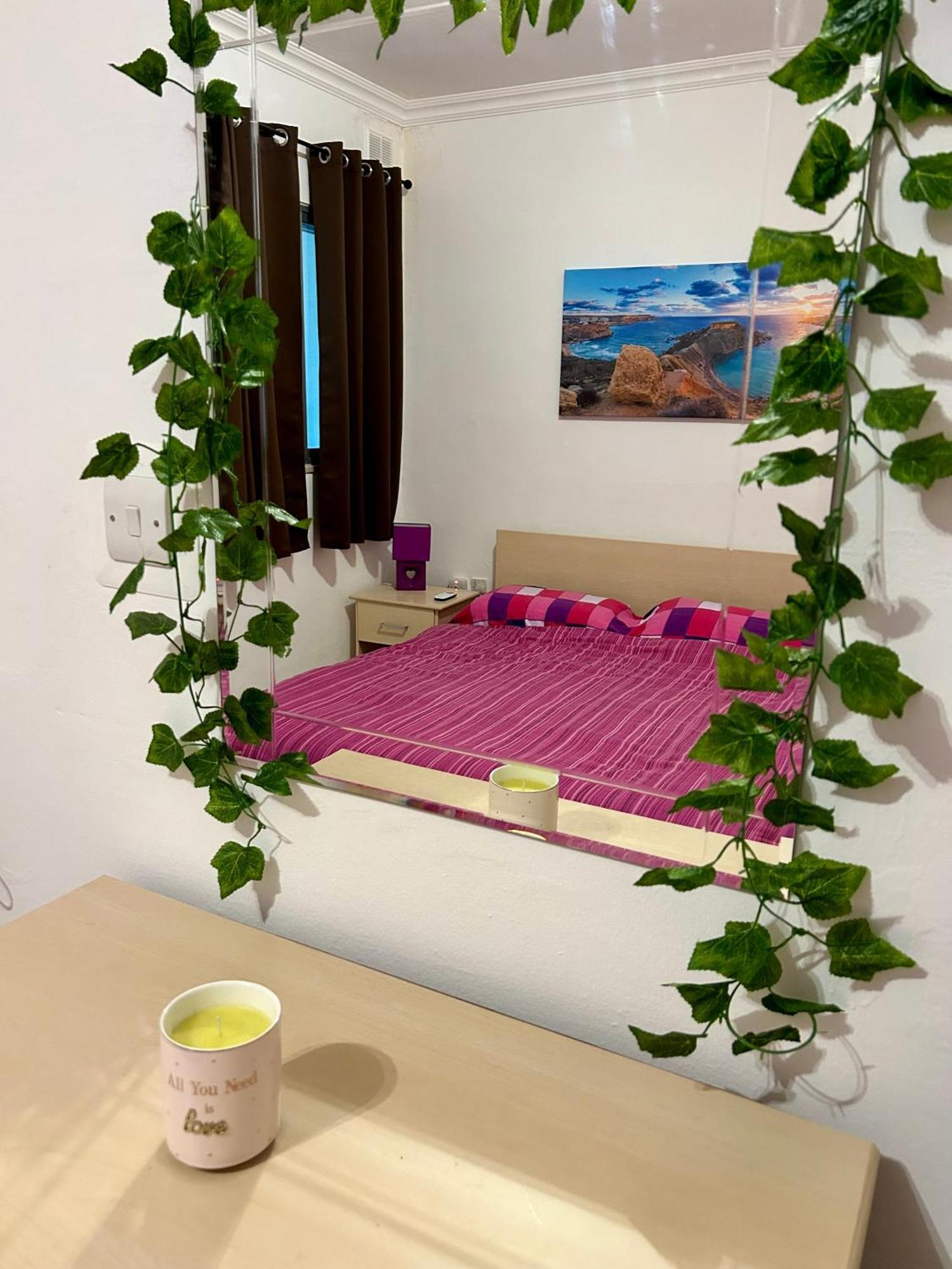 Beach Front 3-Bedroom Holiday Home Mellieħa Kültér fotó