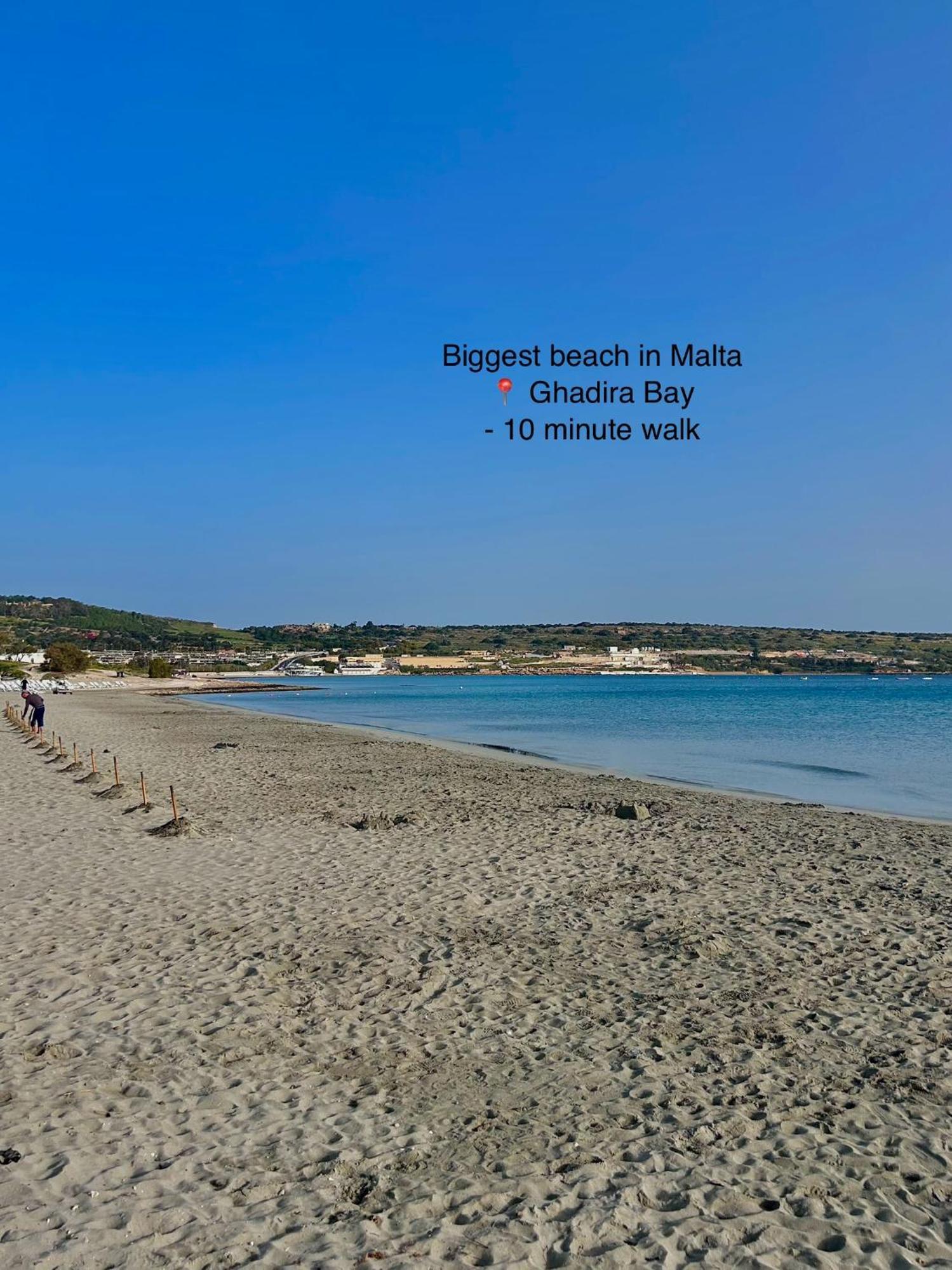 Beach Front 3-Bedroom Holiday Home Mellieħa Kültér fotó